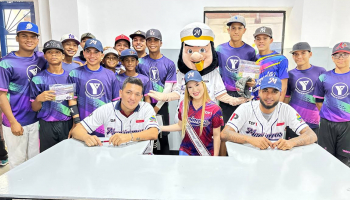 Marineros visitó a escuelas y academia de béisbol menor de YMCA Valencia