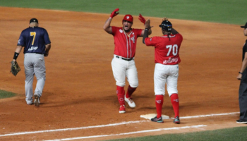 Oswaldo Arcia celebrando