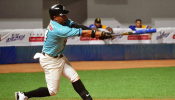 Wilfredo Tovar debutó y llevó a la victoria a Delfines