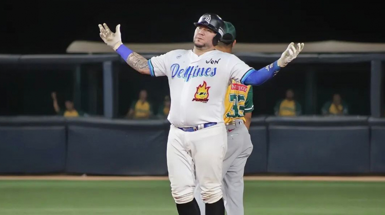 Delfines y Samanes ahora tienen récord de 17 victorias en 30 juegos disputados. 