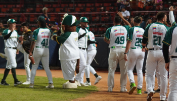 Samanes de Aragua en total requirió de tres lanzadores para vencer a Senadores. Samanes de Aragua en total requirió de tres lanzadores para vencer a Senadores.