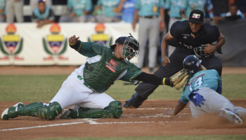 11 entradas requirieron Samanes y Delfines para definir el juego dominical en Barquisimeto. 11 entradas requirieron Samanes y Delfines para definir el juego dominical en Barquisimeto.