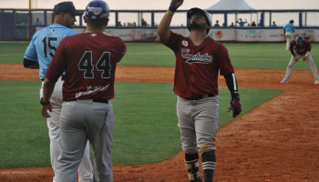 Eduard Pinto celebrando